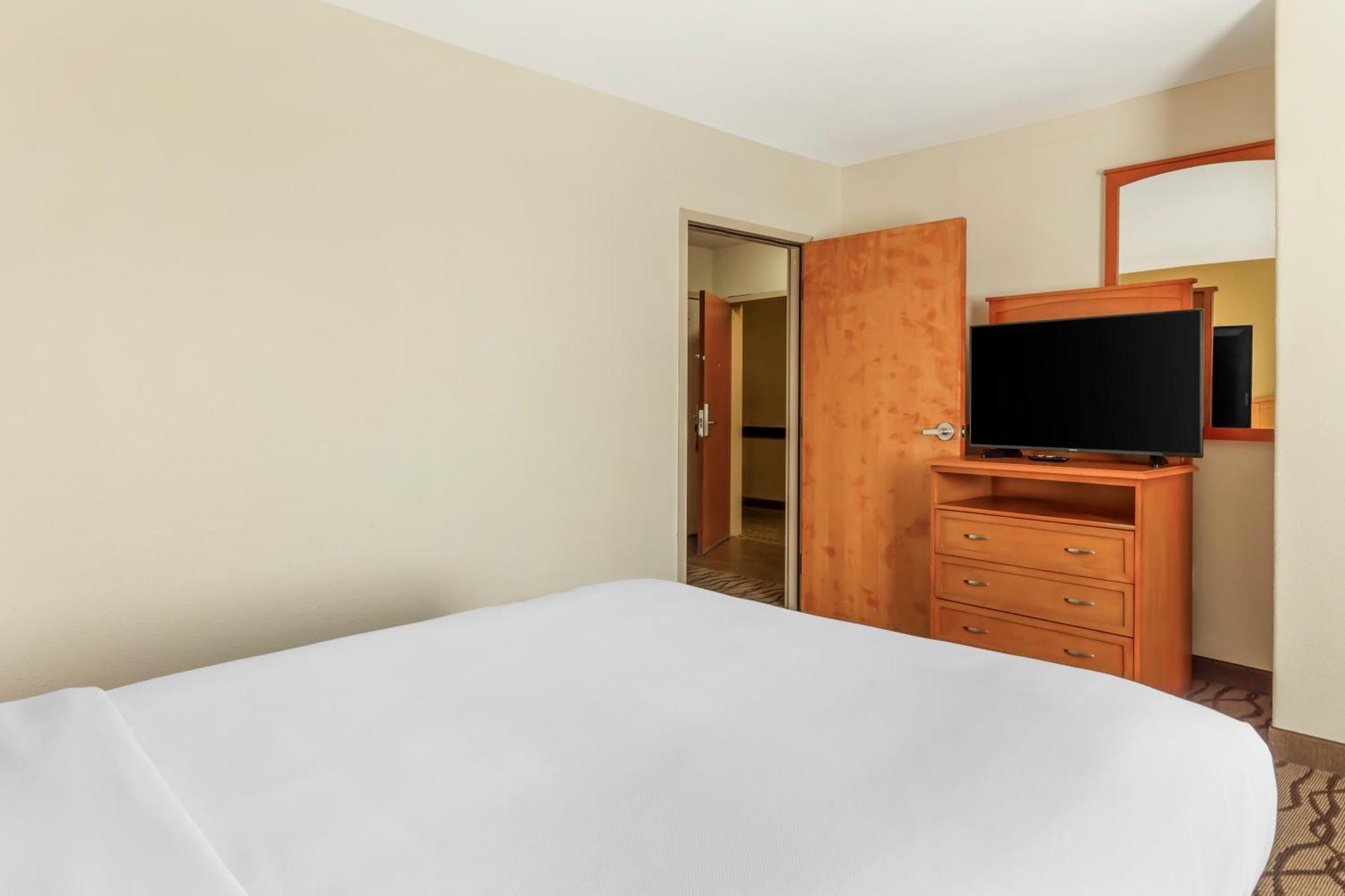Comfort Inn & Suites Chesapeake - Portsmouth Экстерьер фото