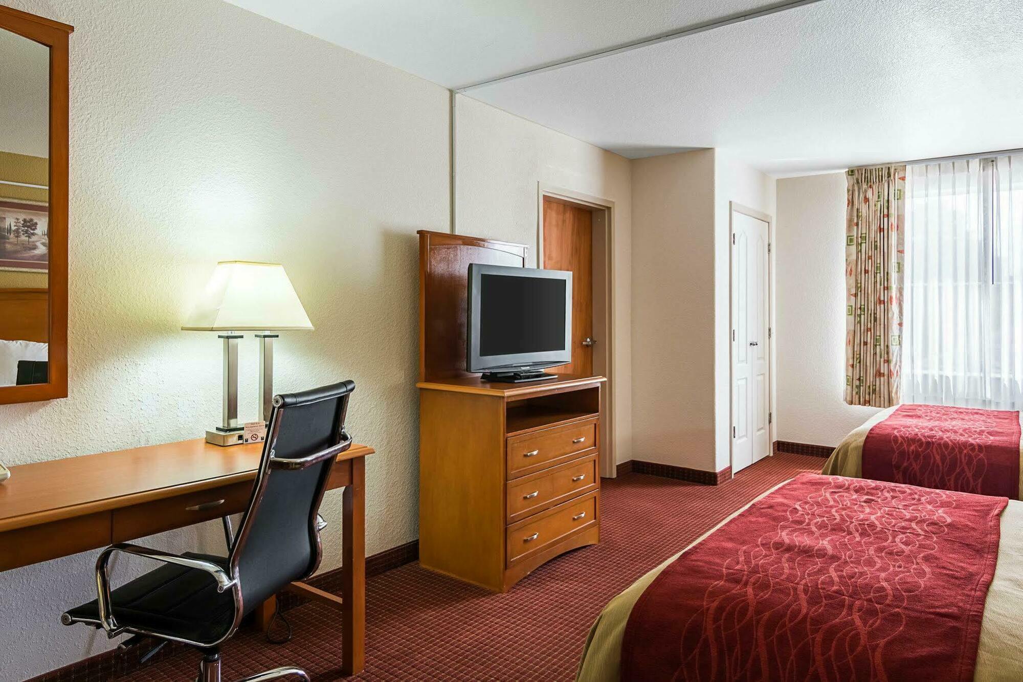 Comfort Inn & Suites Chesapeake - Portsmouth Экстерьер фото